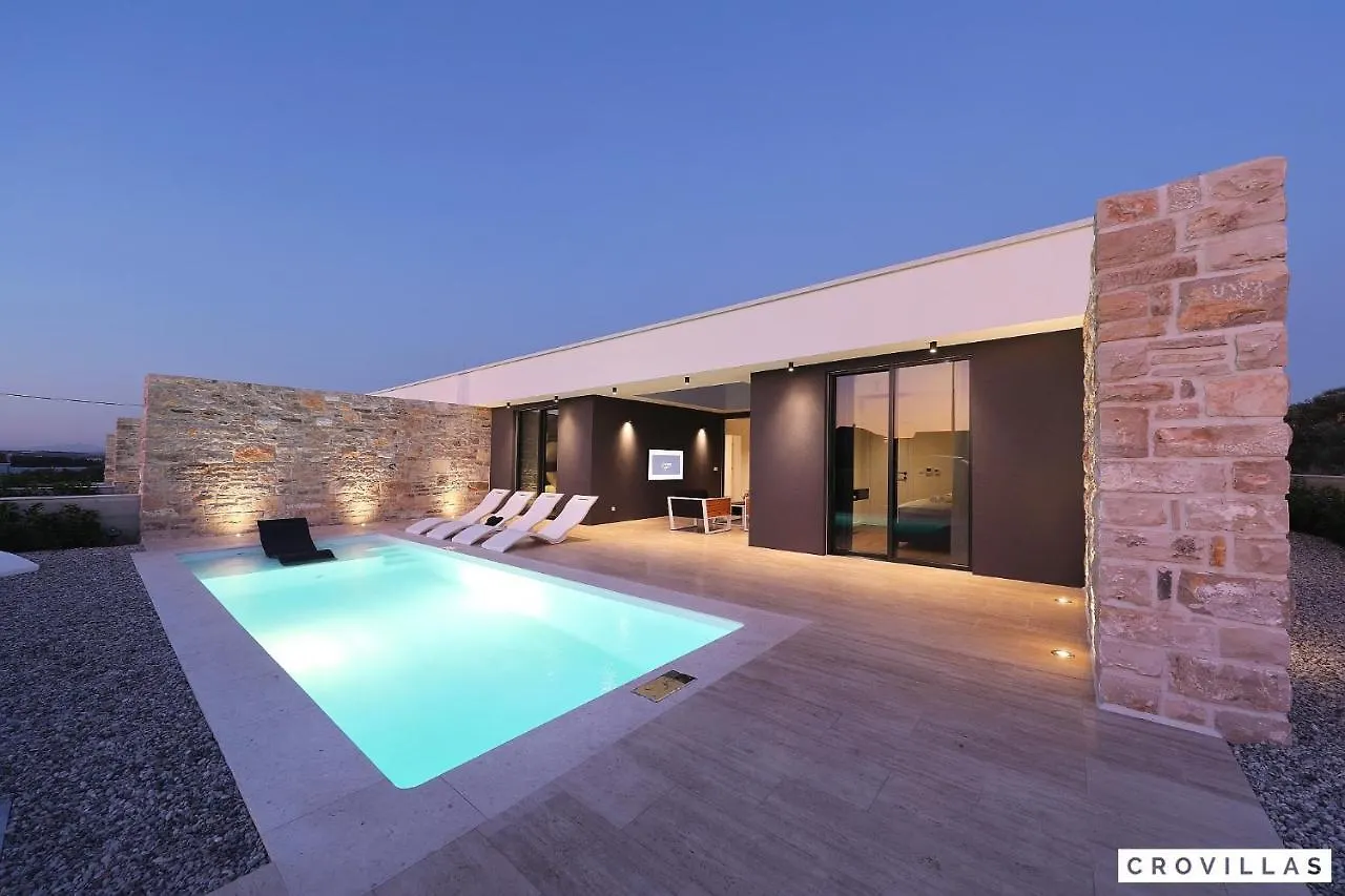 Beautiful Villa In Kraj, Pasman Island With Outdoor Swimming Pool, Wifi And 3 Bedrooms Ugrinici