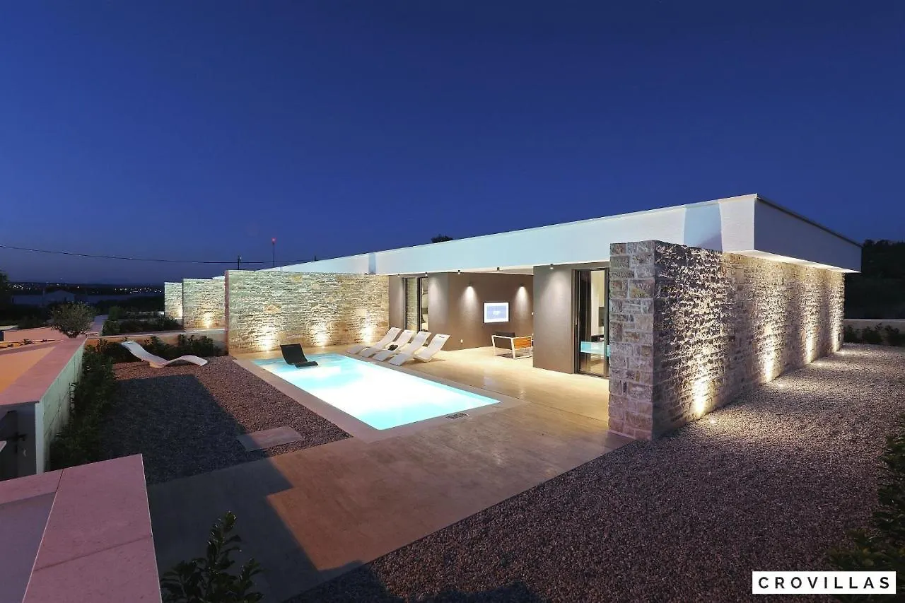 Beautiful Villa In Kraj, Pasman Island With Outdoor Swimming Pool, Wifi And 3 Bedrooms Ugrinici