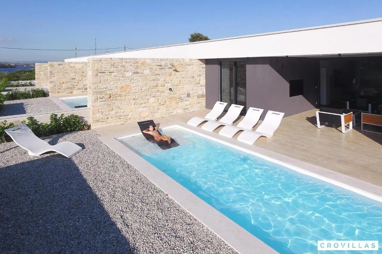 Beautiful Villa In Kraj, Pasman Island With Outdoor Swimming Pool, Wifi And 3 Bedrooms Ugrinici